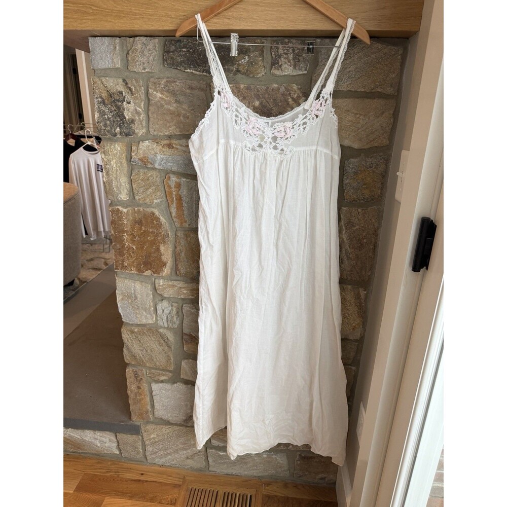 Vintage 1970’s Eve Stillman Elegant White Lace Trim Nightgown size L